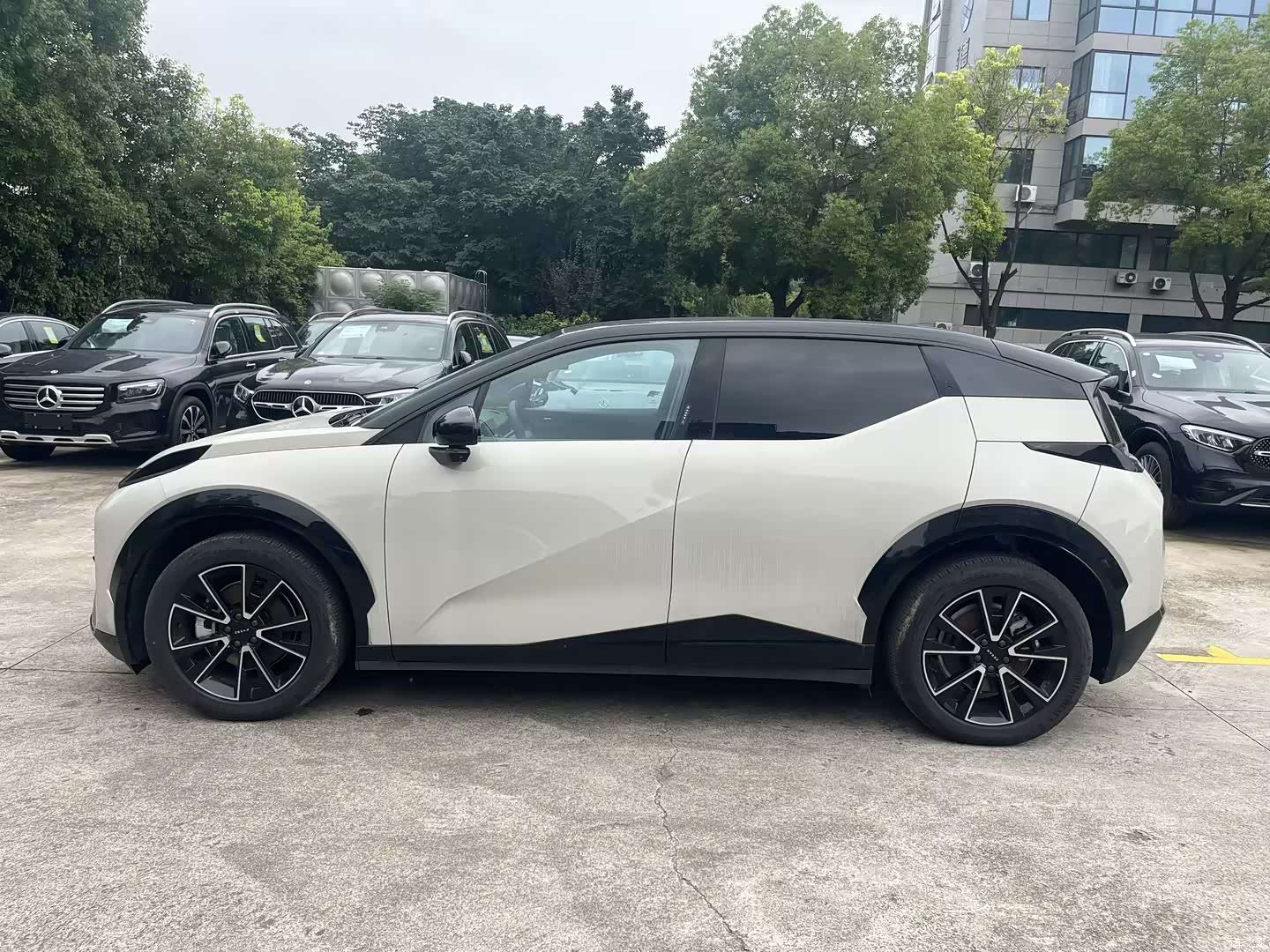 Zeekr X, 2024 8