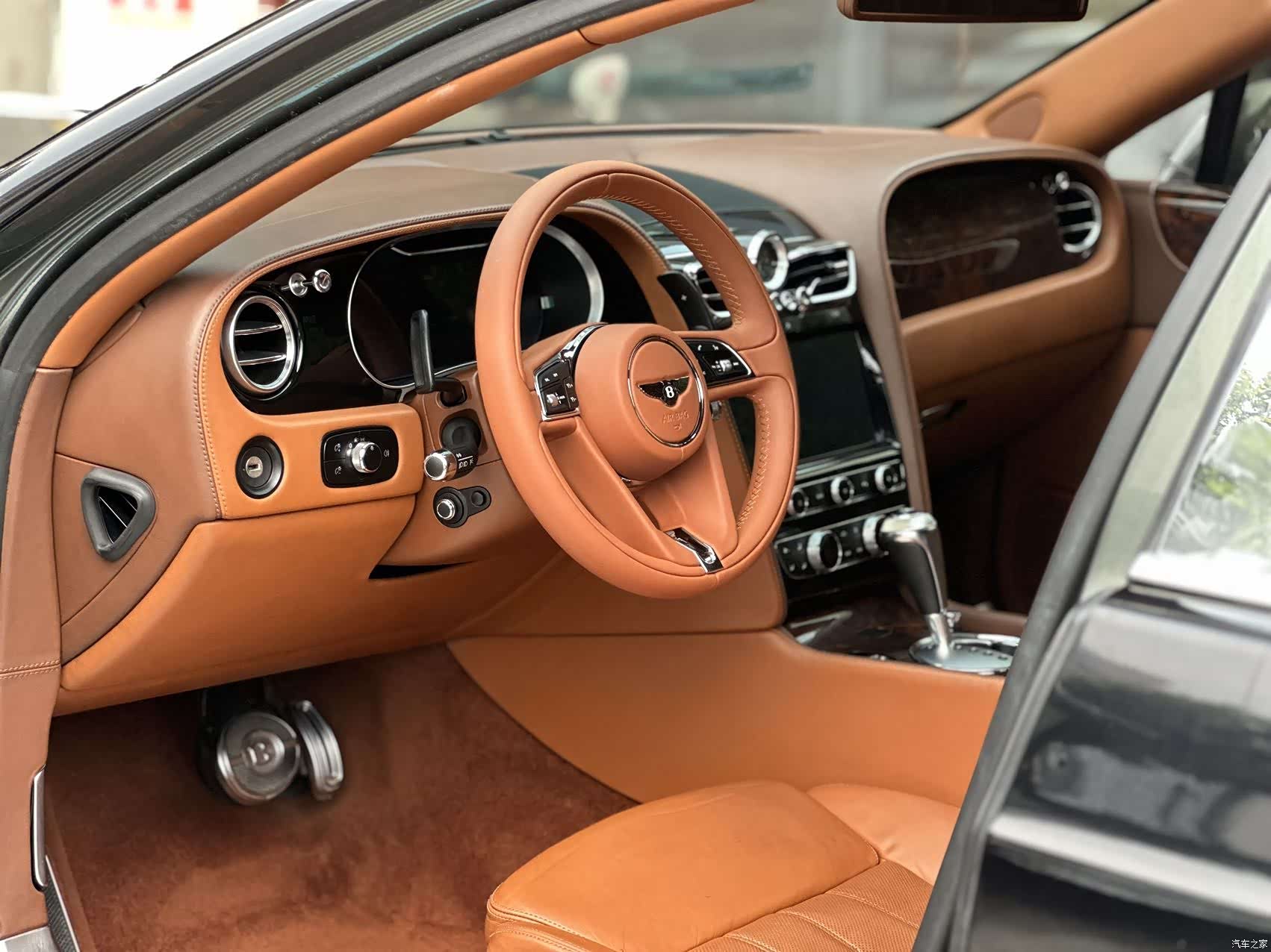 Bentley Flying Spur, 2011 8
