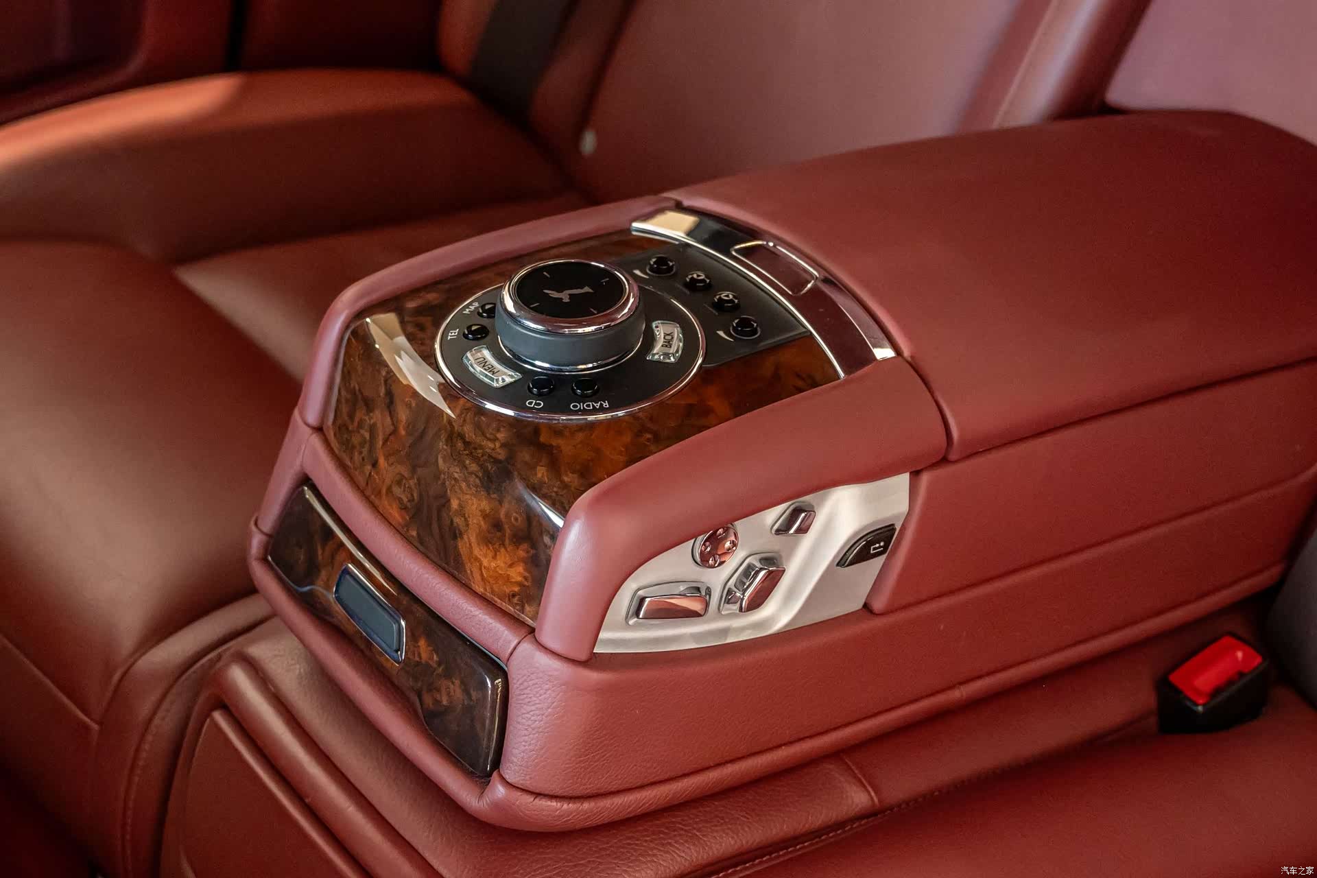 Rolls-Royce Ghost, 2016 9