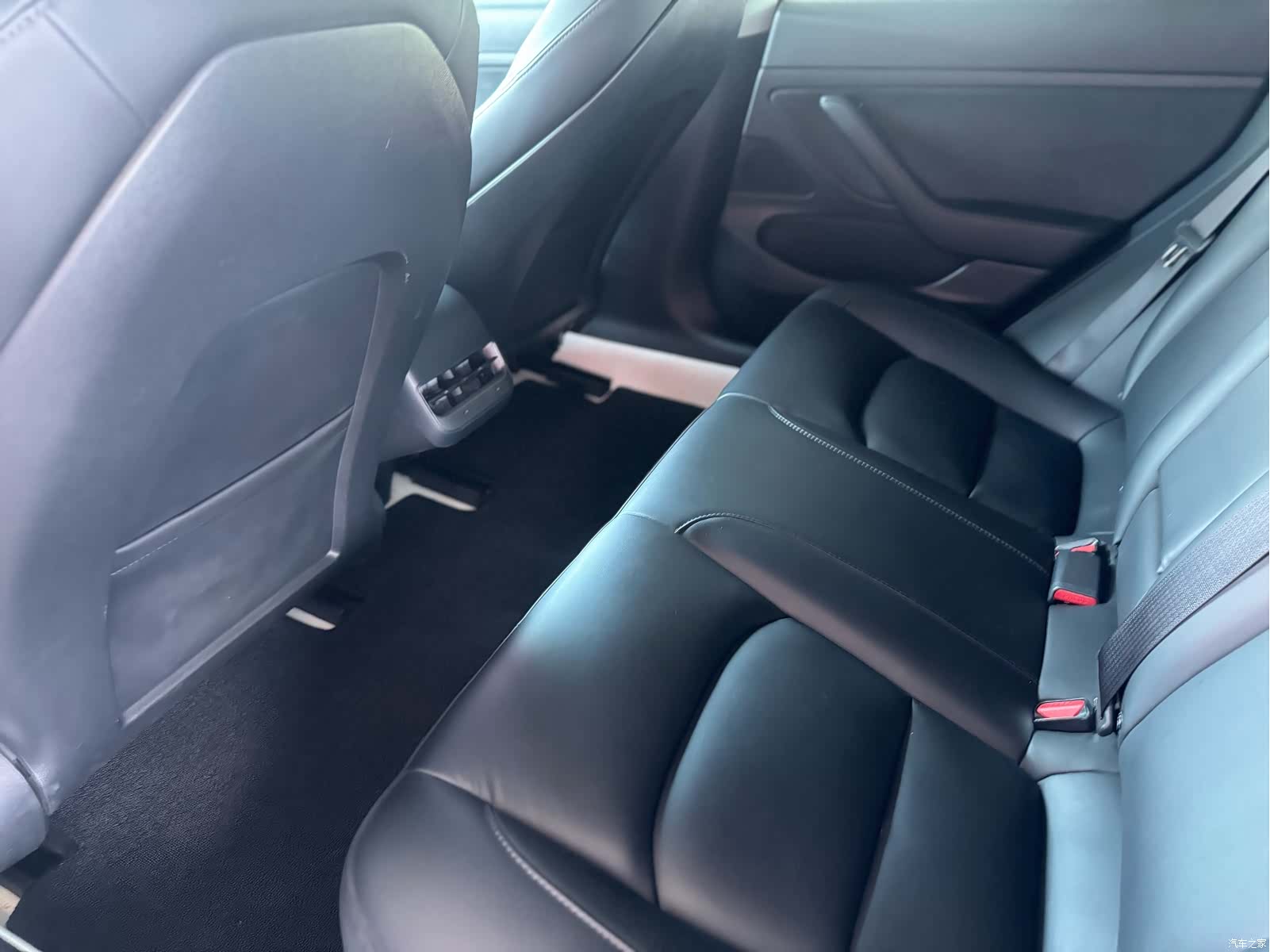 Tesla Model 3, 2020 10
