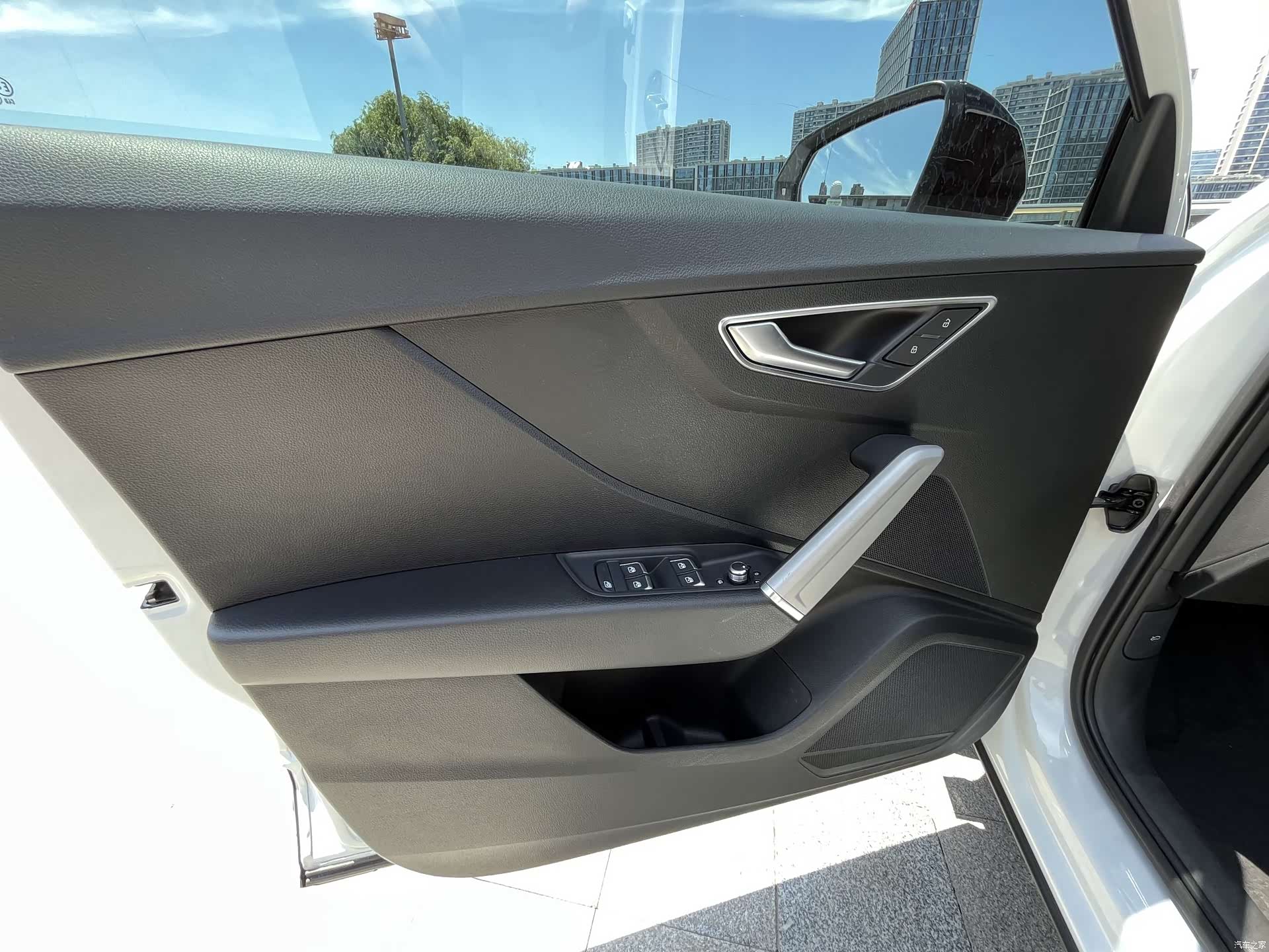 Audi Q2L, 2020 11
