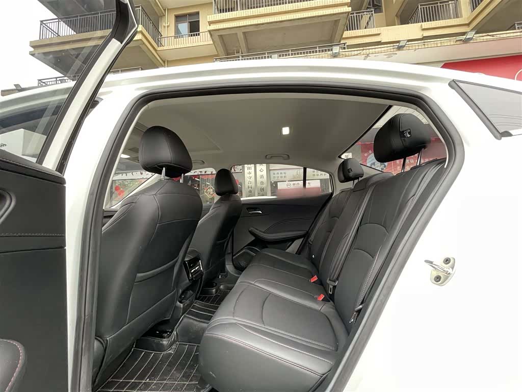 Roewe i5, 2025 17
