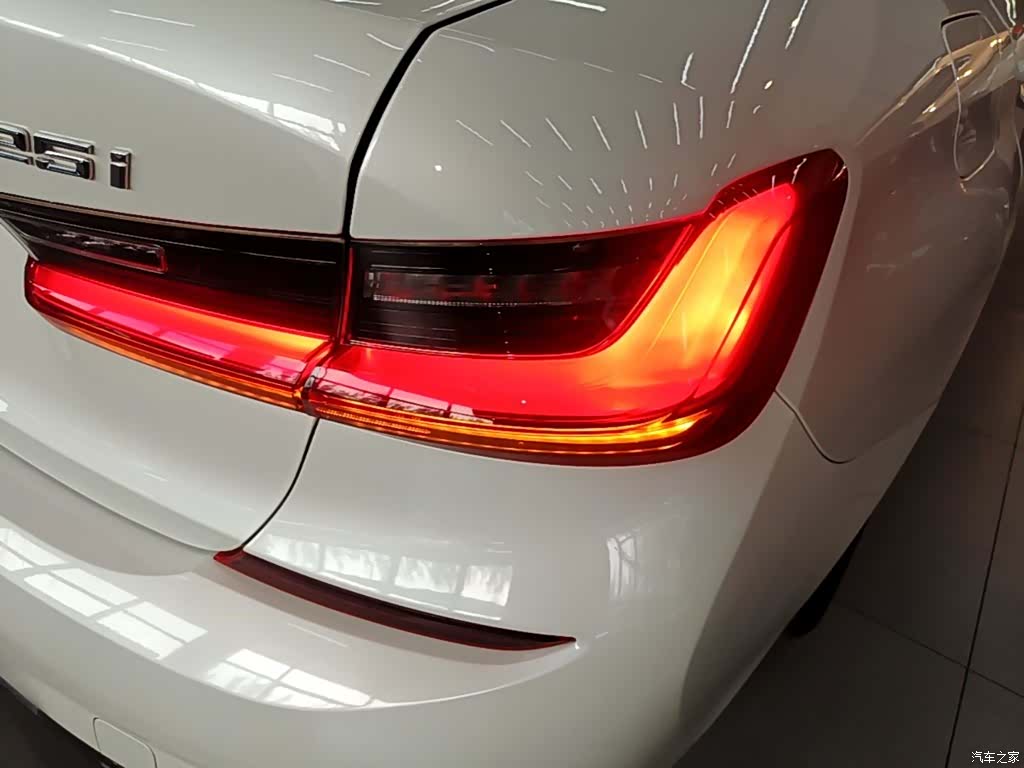 BMW 3 Series, 2022 8