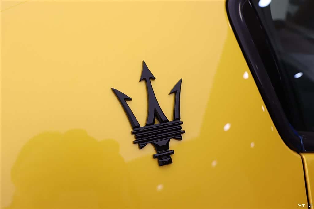 Maserati Ghibli, 2024 7