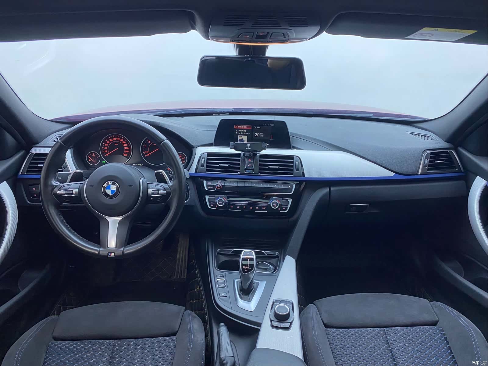 BMW 3 Series, 2018 все фото