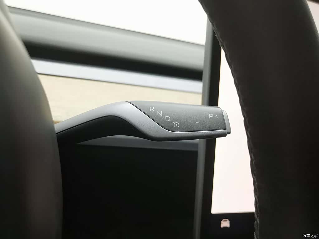Tesla Model Y, 2022 13