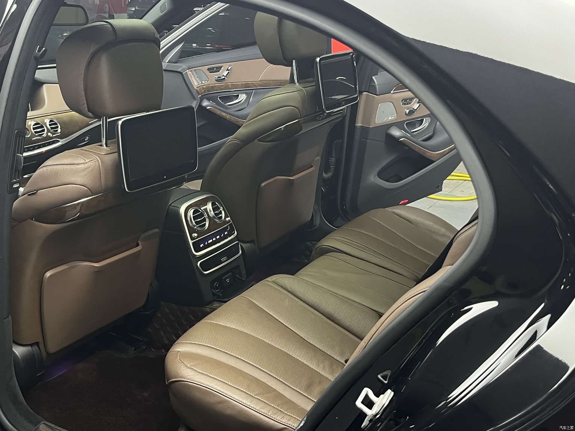 Mercedes-Benz S-Class, 2015 18