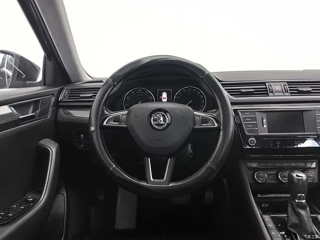 Skoda Superb, 2017 11