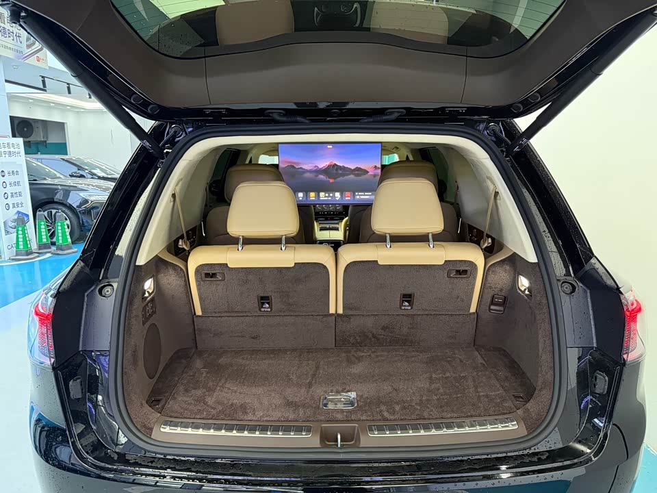 AITO Ask the world M9