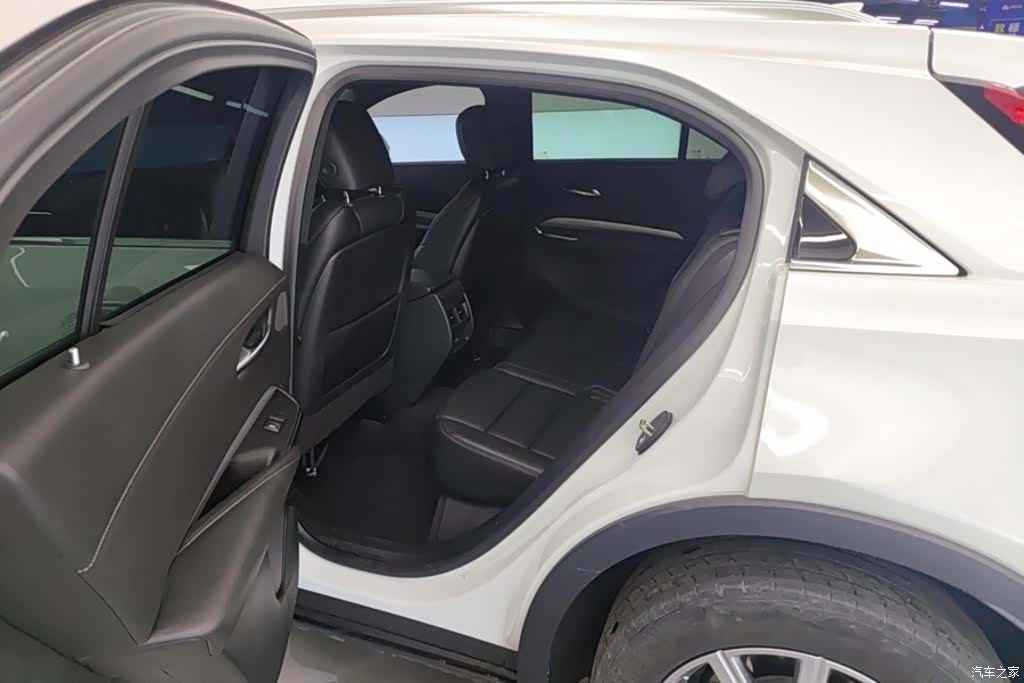 Cadillac XT4, 2023 11