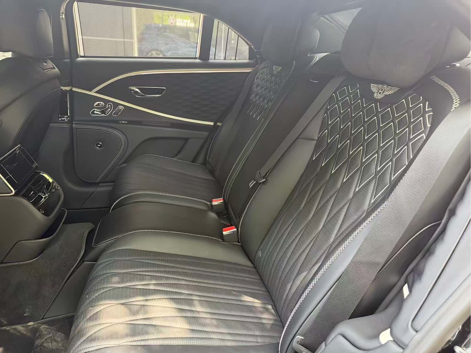 Bentley Flying Spur, 2022 10