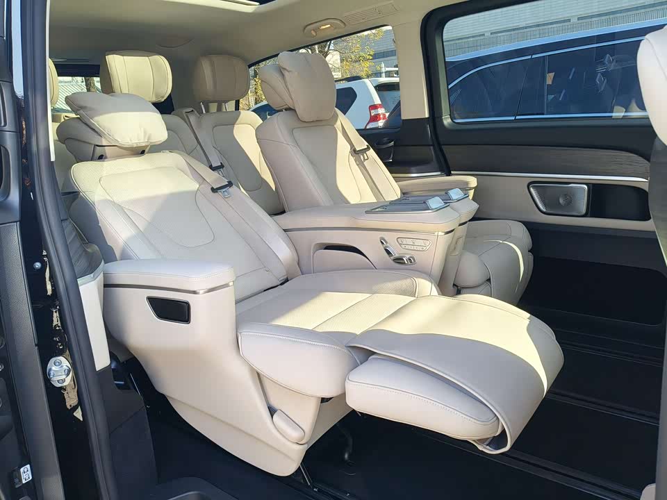 Mercedes-Benz V-class