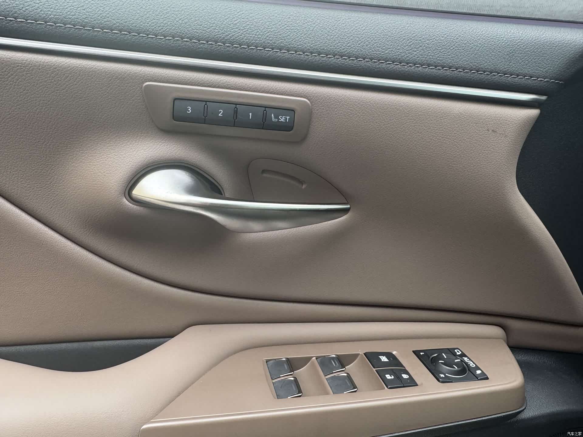 Lexus ES, 2025 17