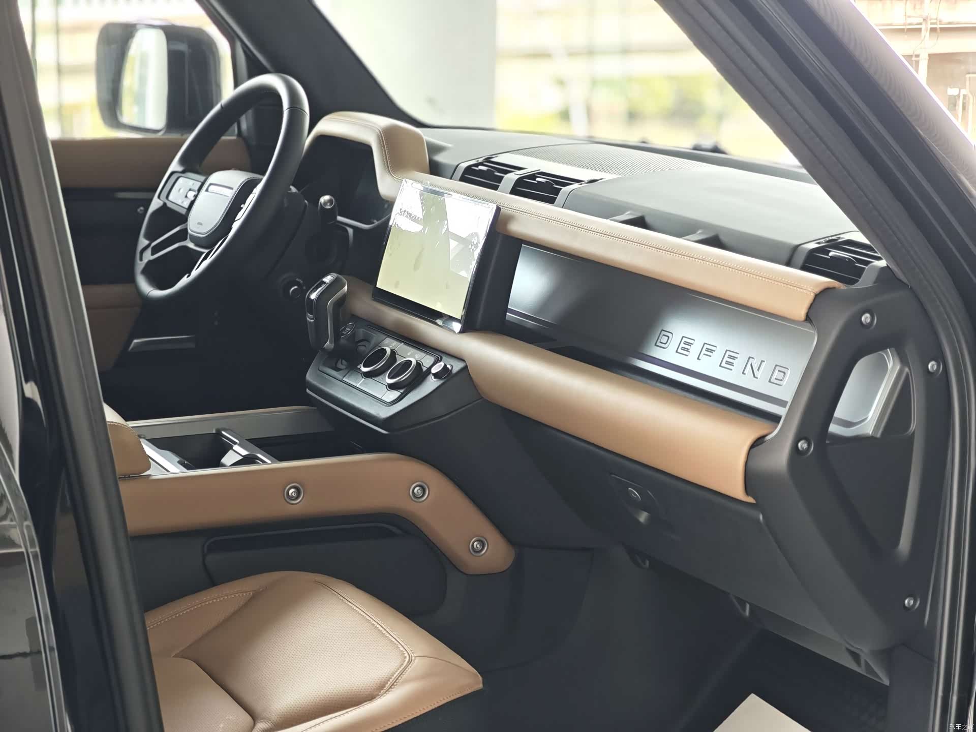 Land Rover Defender, 1900 18