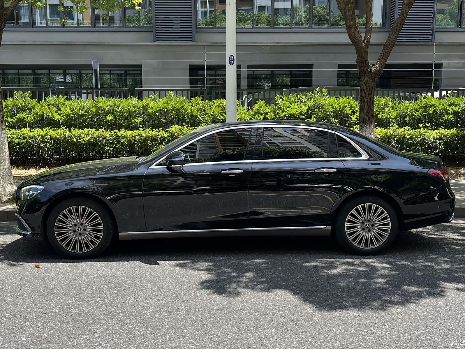 Mercedes-Benz E-Class, 2020 11