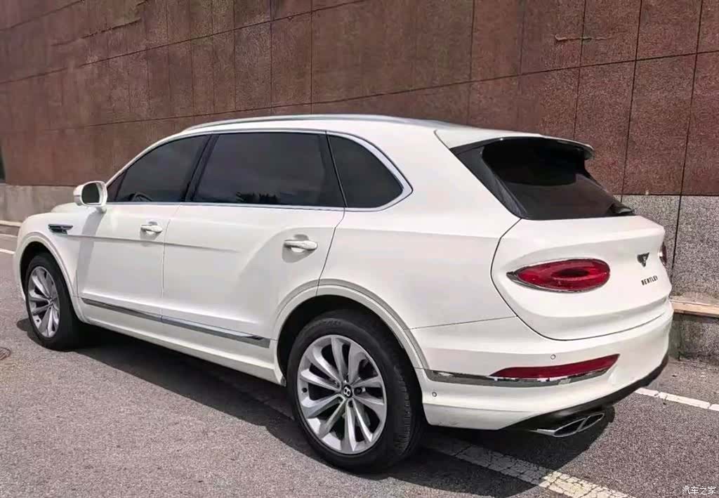Bentley Bentayga, 2024 2