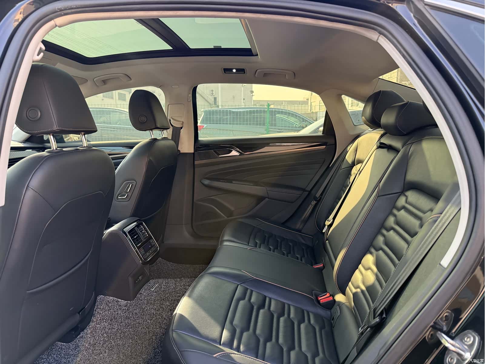 Volkswagen Passat, 2021 все фото