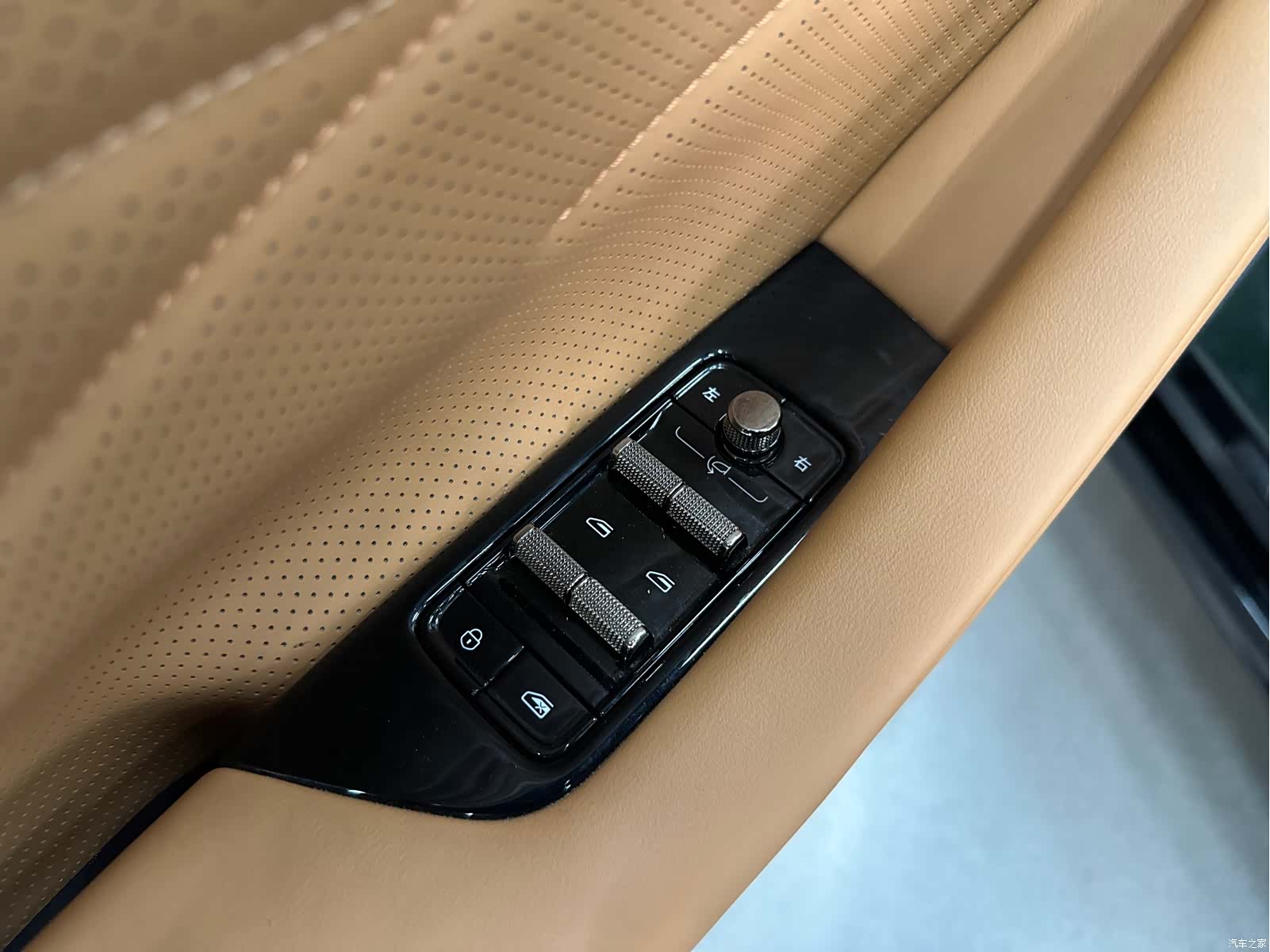 Geely 8, 2025 6