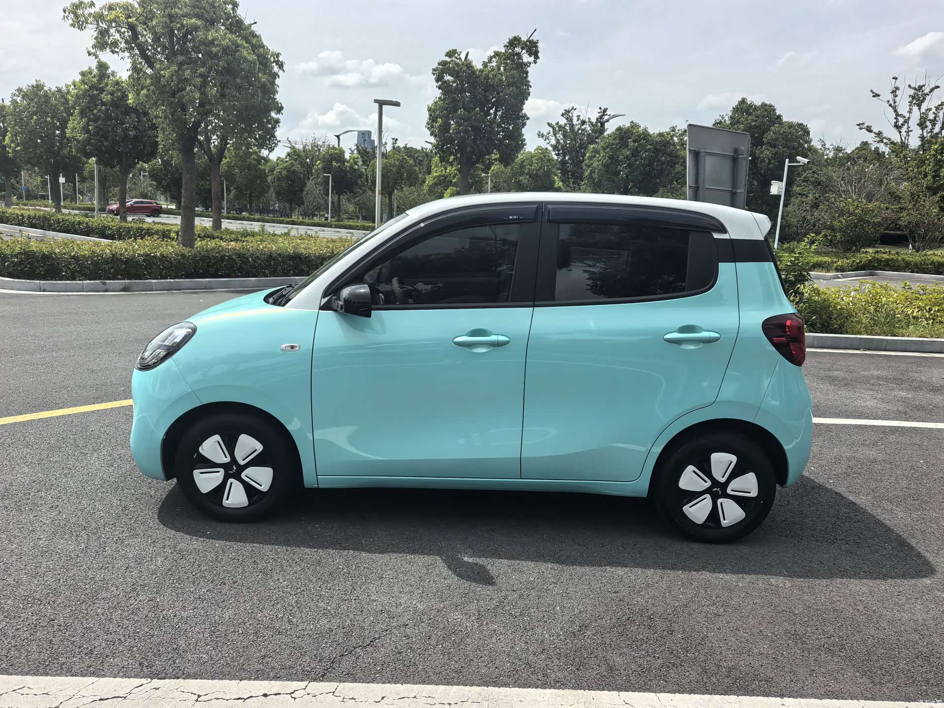 Wuling MINIEV, 2025 4