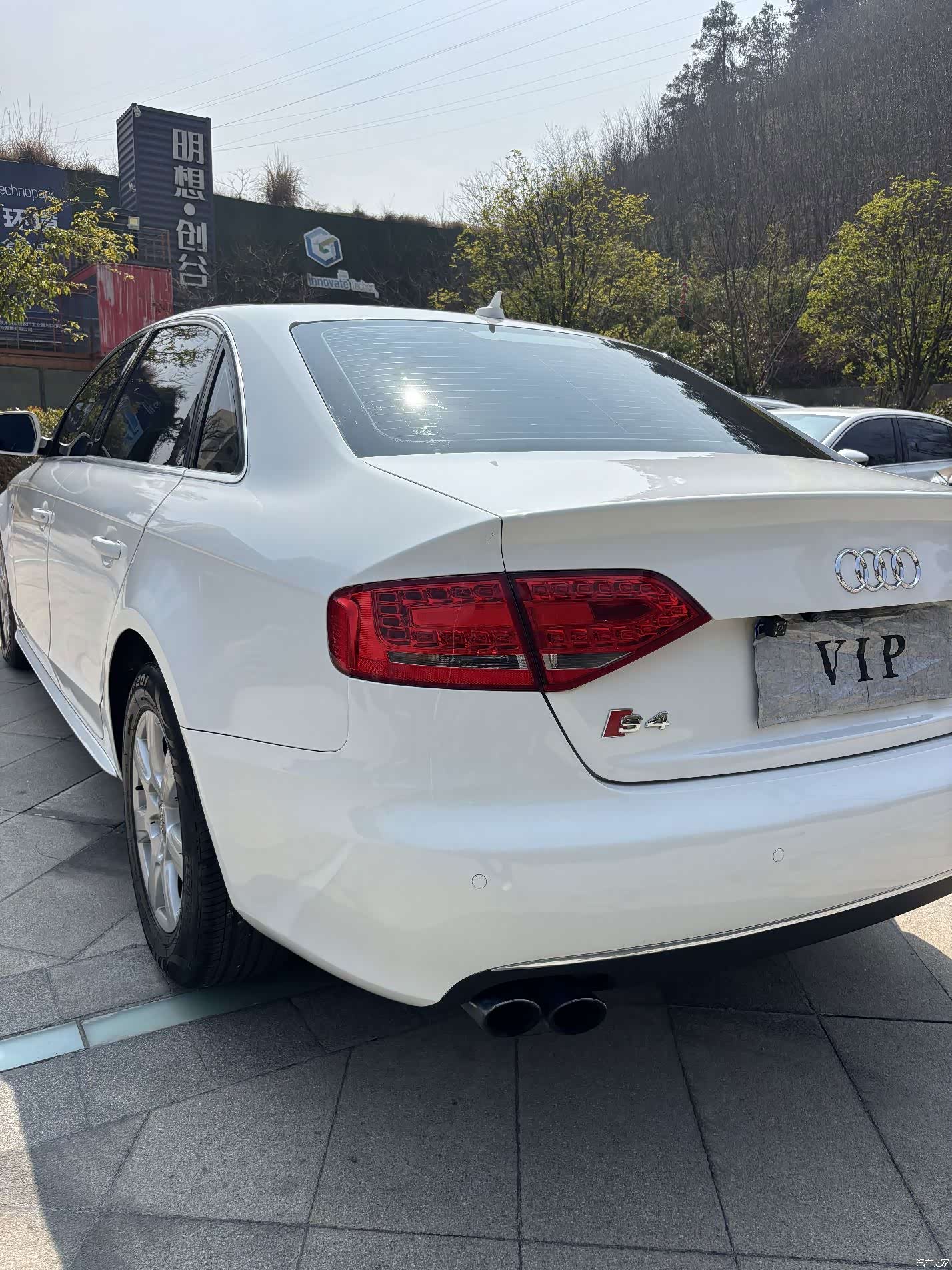 Audi A4L, 2010 23
