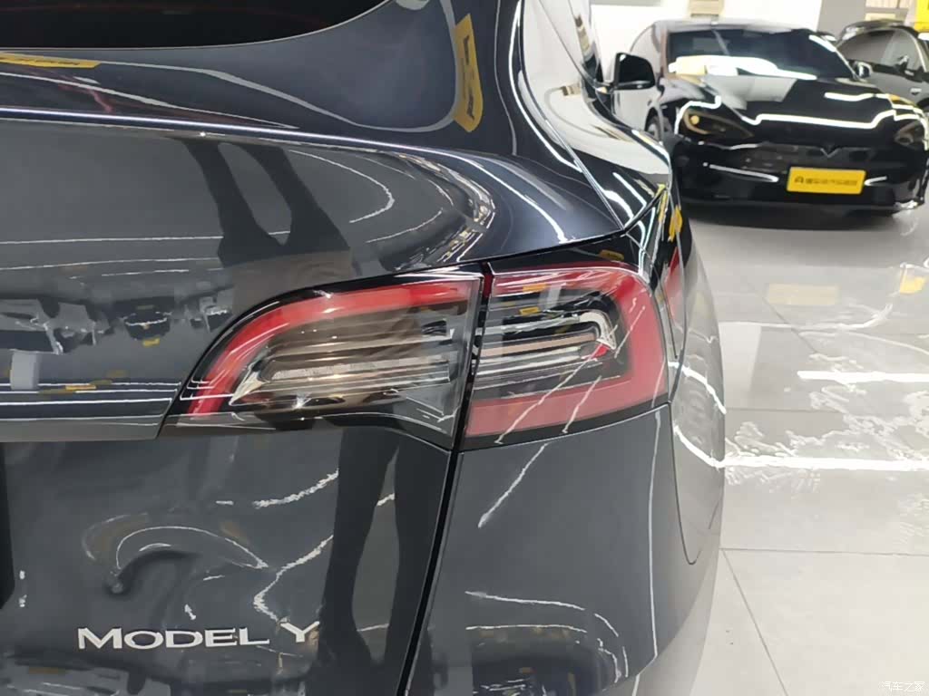 Tesla Model Y, 2024 8
