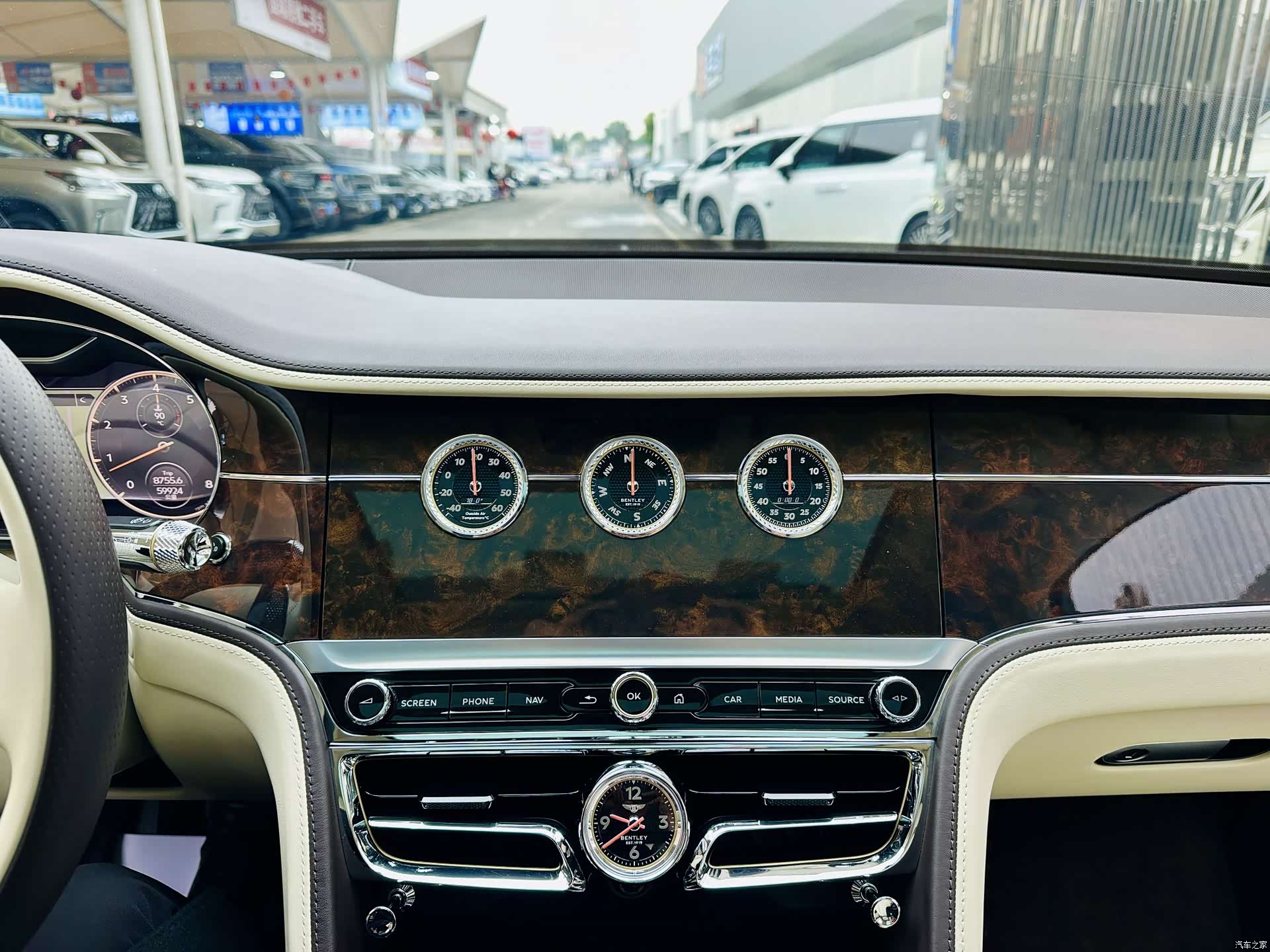 Bentley Flying Spur, 2022 16