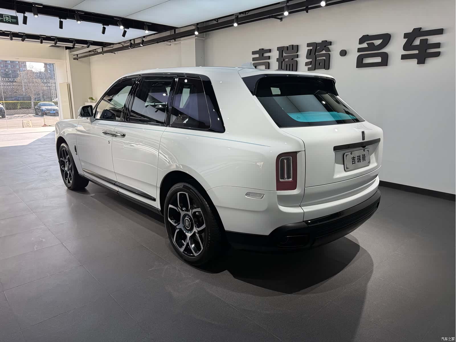 Rolls-Royce Cullinan, 2024 4