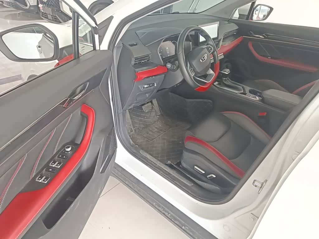 Geely Emgrand, 2022 16