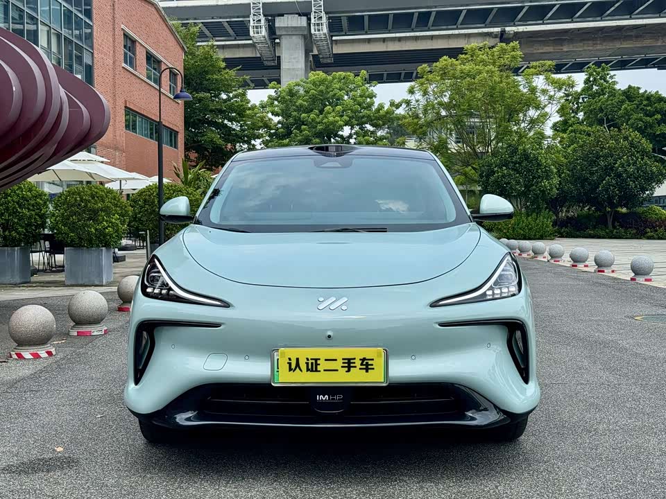 IM Motors Zhiji LS6 IM Motors Zhiji LS6