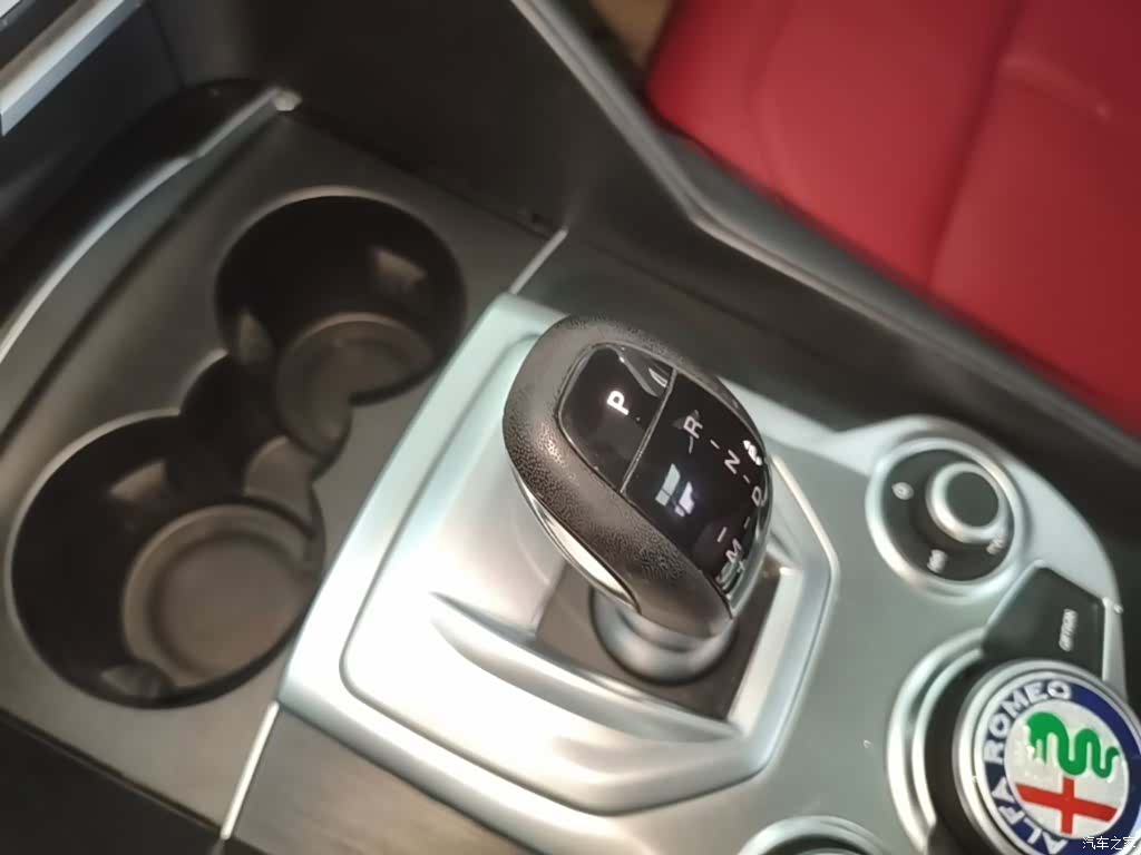 Alfa Romeo Giulia, 2018 14