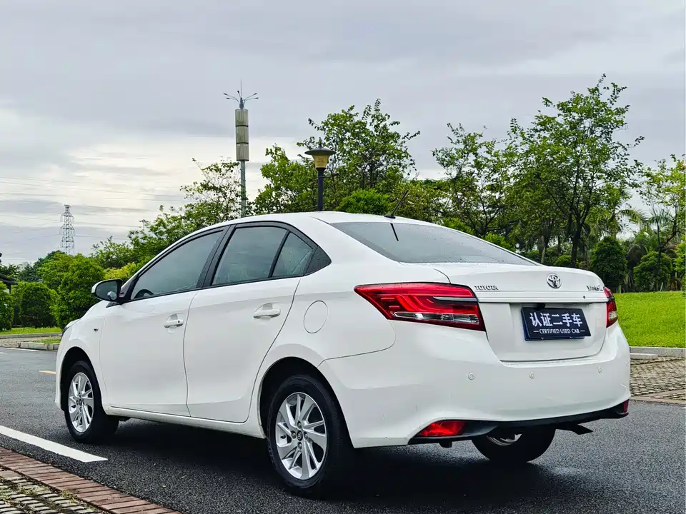 Toyota YARiS L to enjoy Toyota YARiS L to enjoy