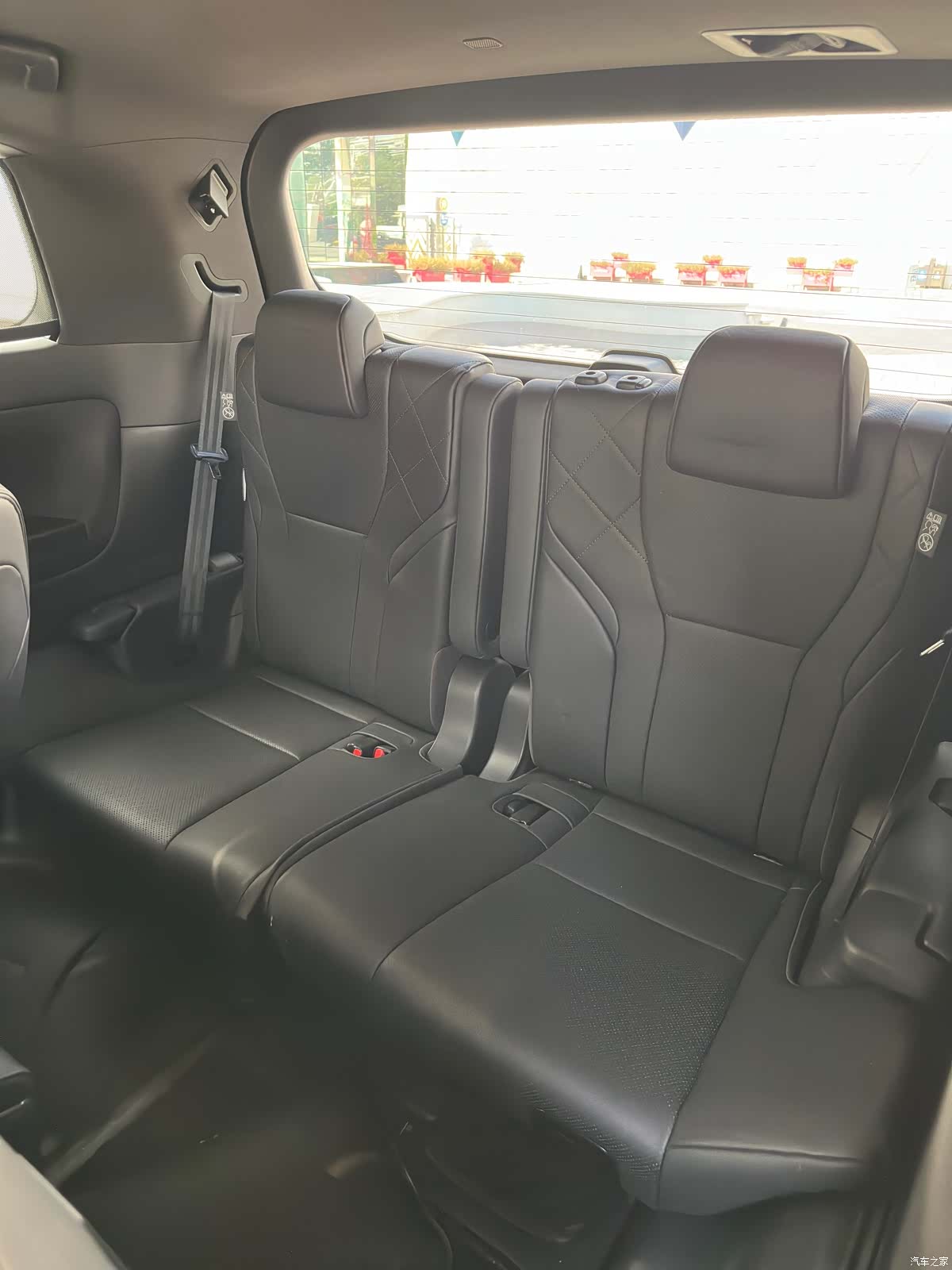 Toyota Alphard, 2024 18