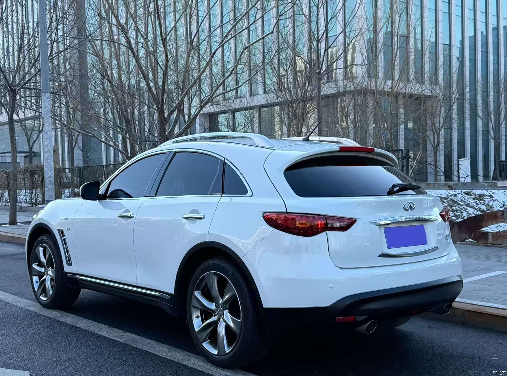 Infiniti QX70, 2015 17