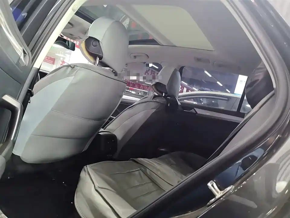 Volkswagen T-ROC exploring Songs