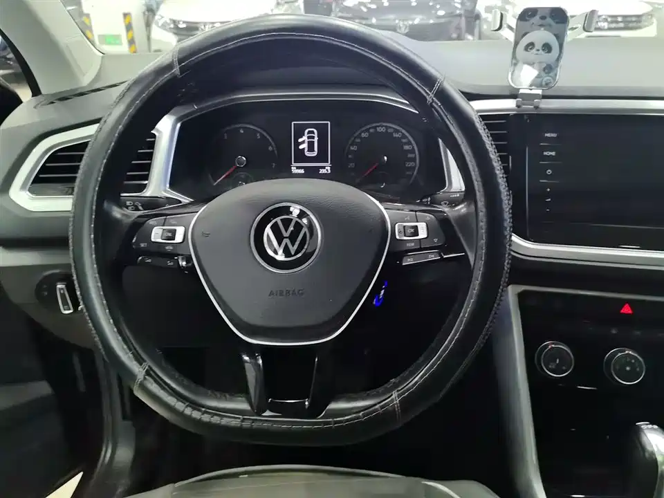 Volkswagen T-ROC exploring Songs