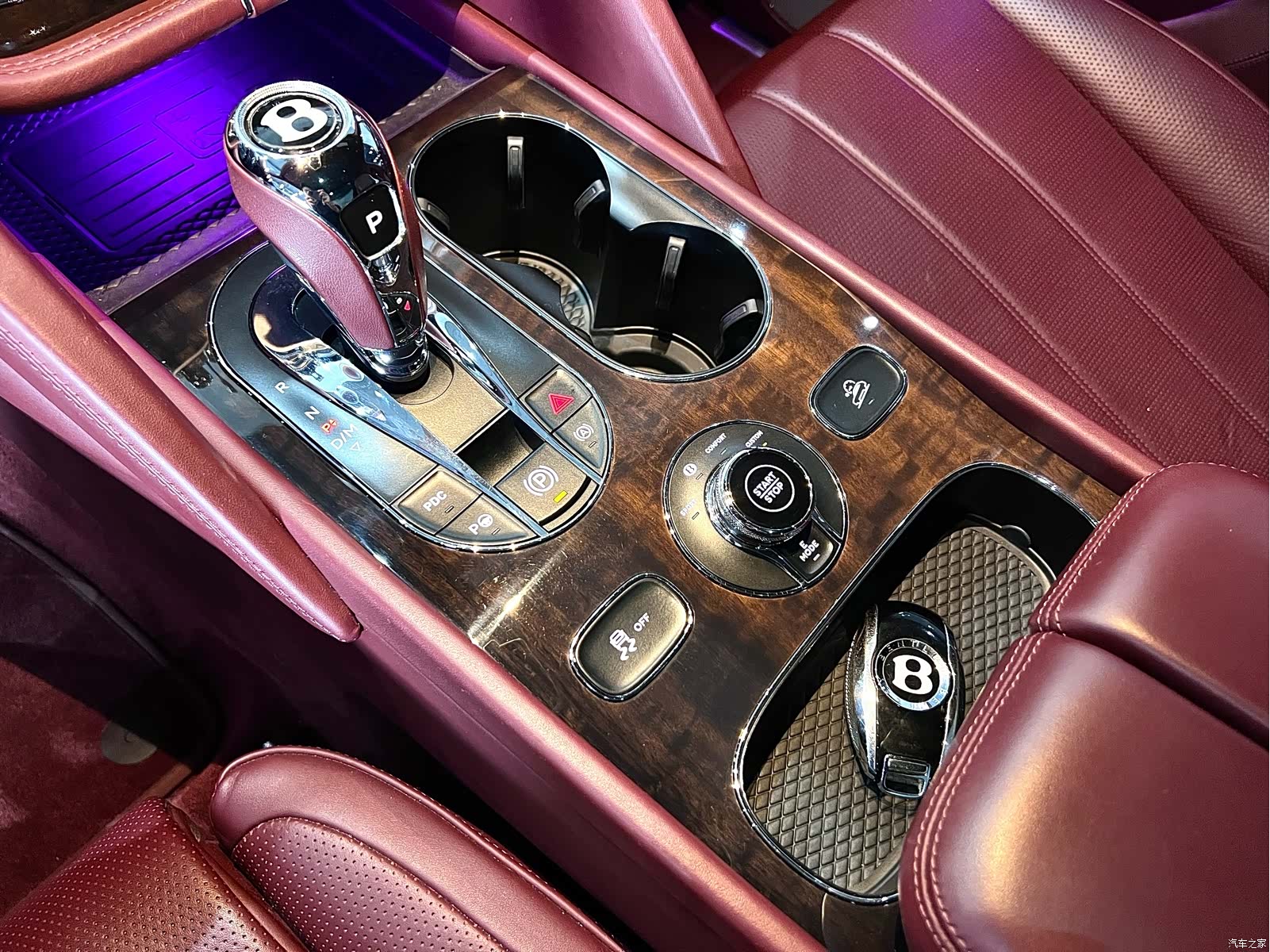 Bentley Bentayga, 2021 23