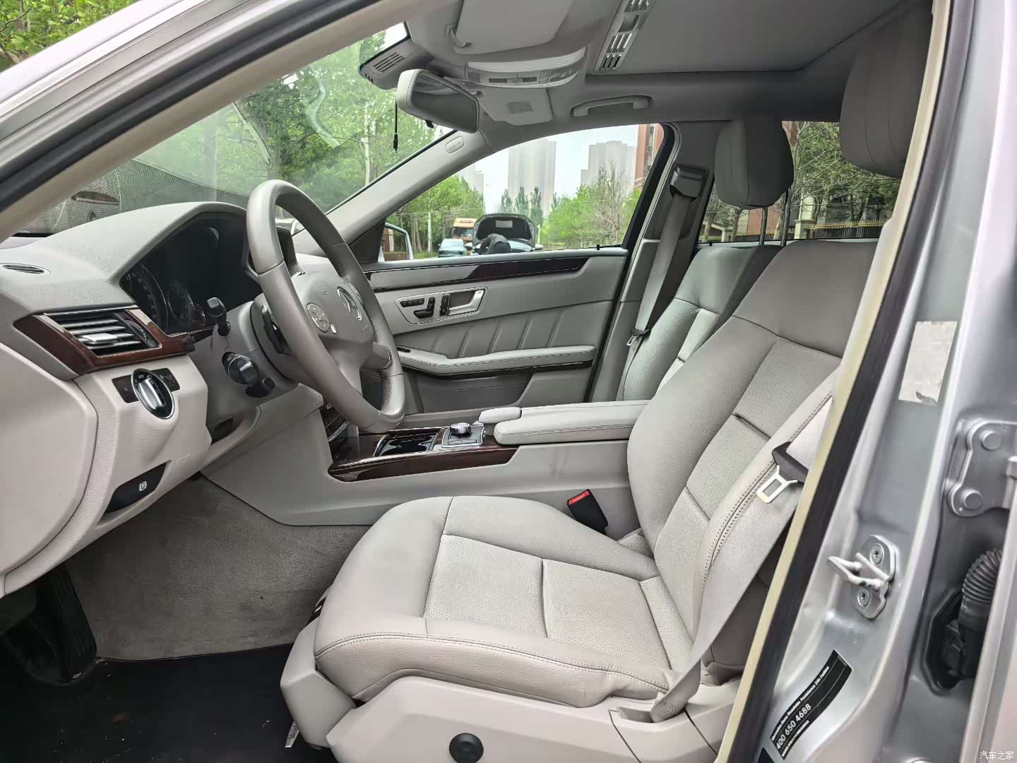 Mercedes-Benz E-Class, 2013 7