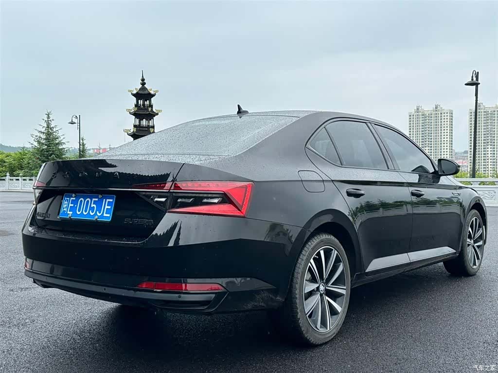 Skoda Superb, 2023 4