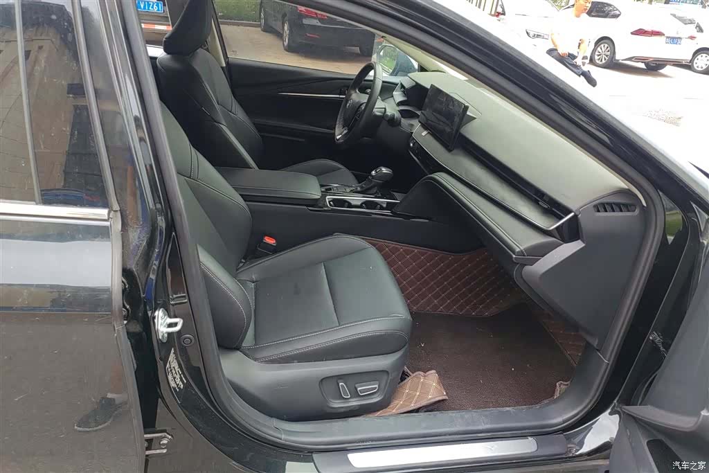 Toyota Camry, 2025 8