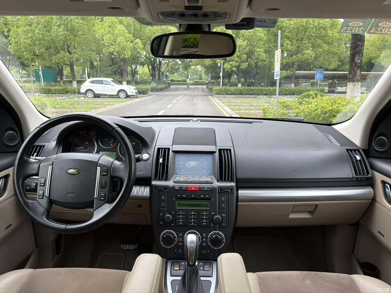 Land Rover i6, 2010 4