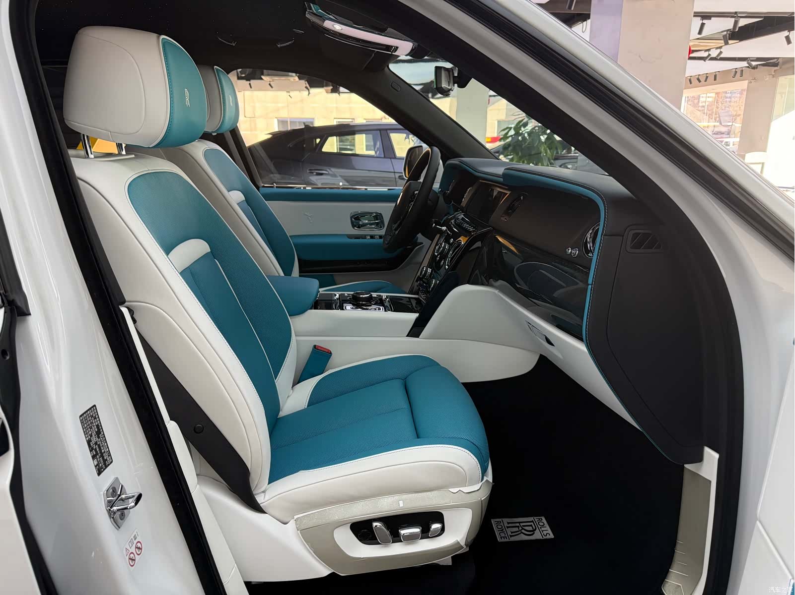 Rolls-Royce Cullinan, 2024 10
