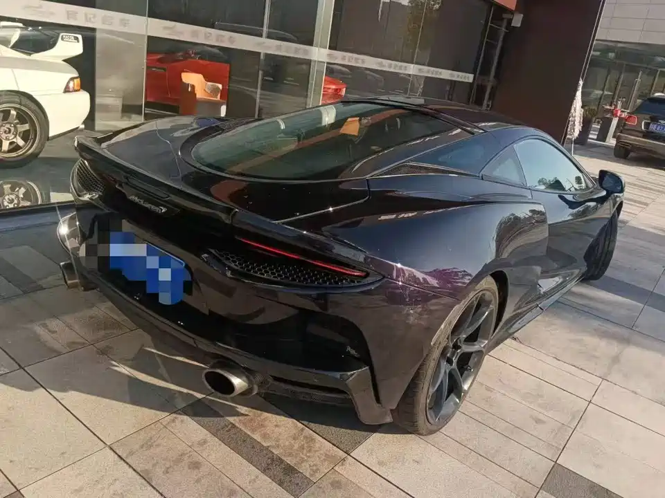 McLaren GT