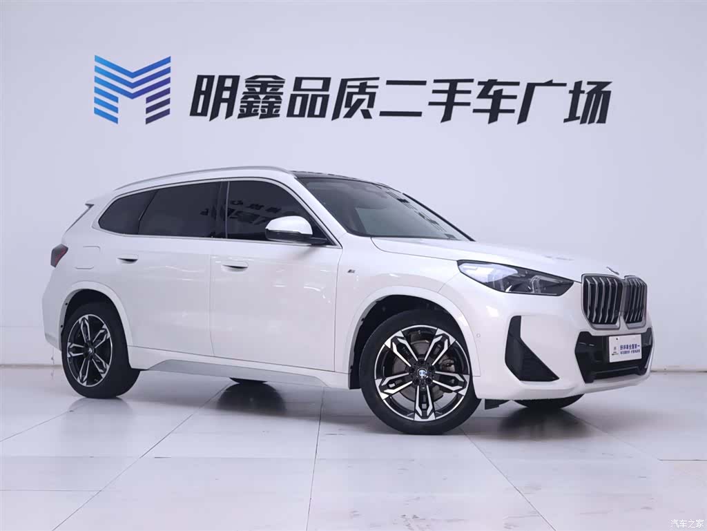BMW X1, 2023 все фото