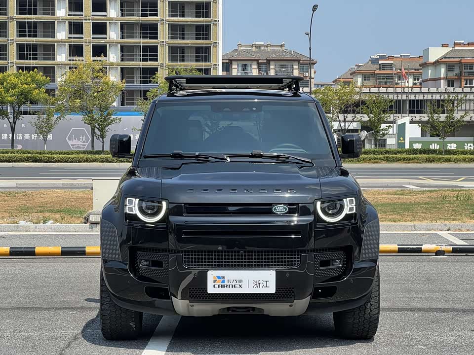 Land Rover guard