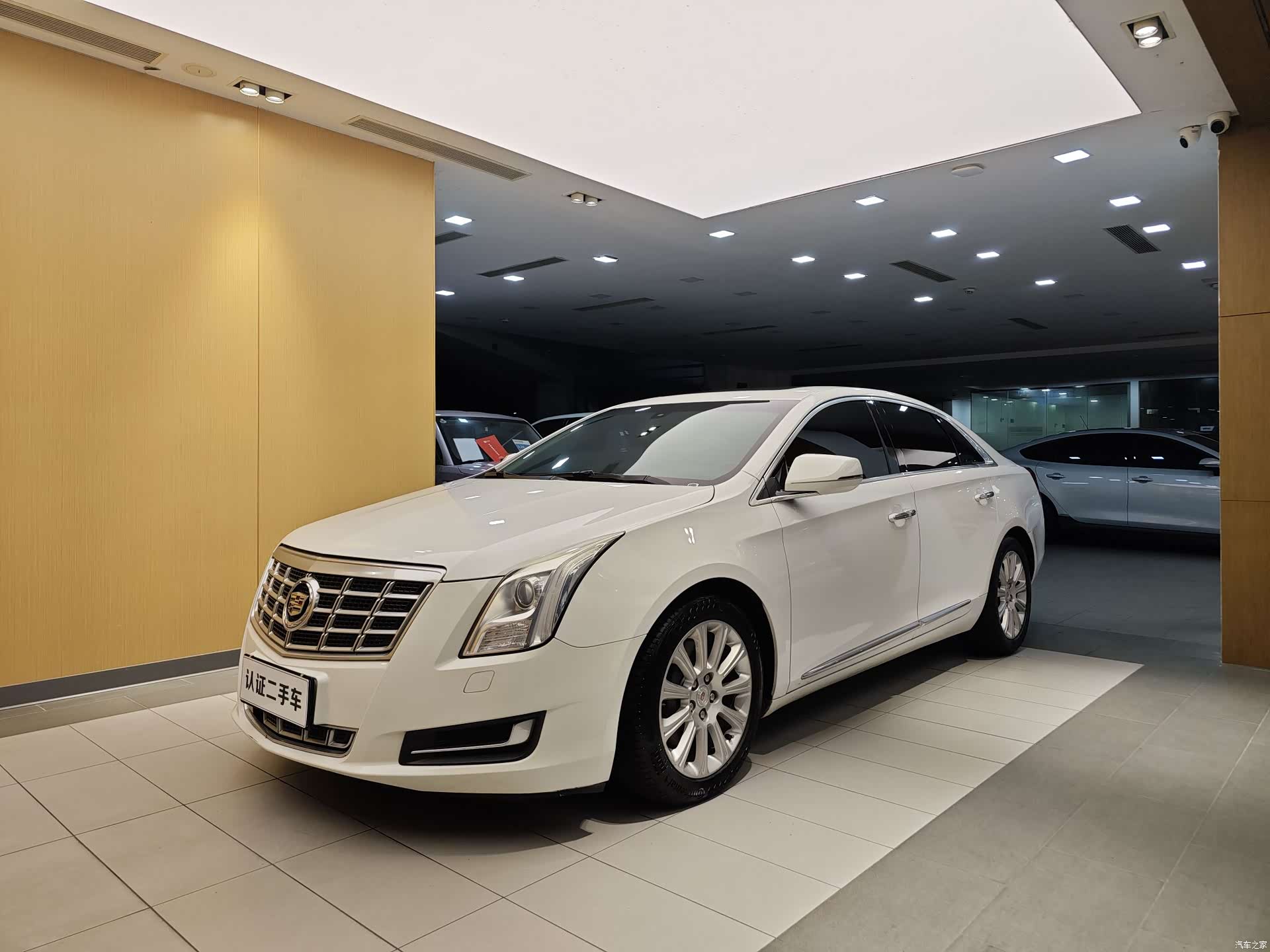 Cadillac XTS, 2015 1
