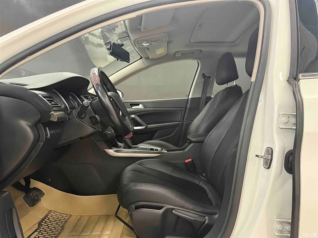 Peugeot 408, 2016 6
