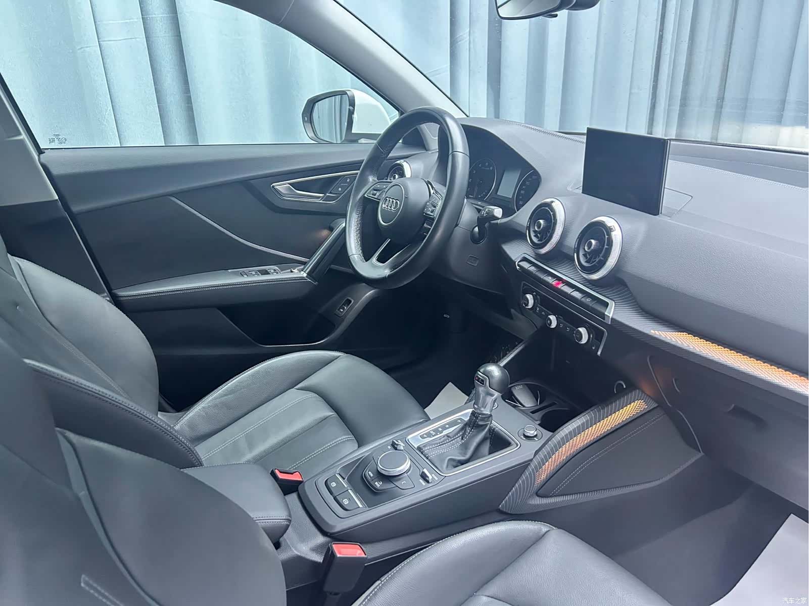 Audi Q2L, 2023 15