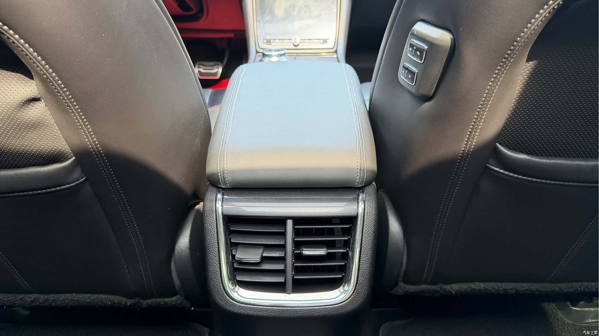 Ford Taurus, 2020 18