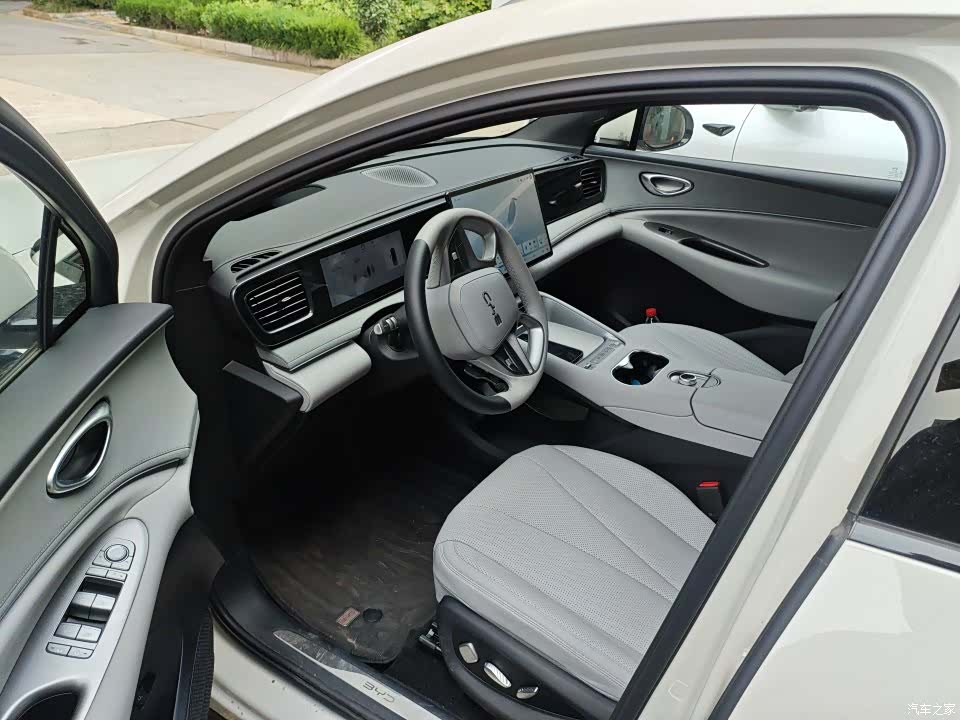 BYD HiAce, 2025 все фото
