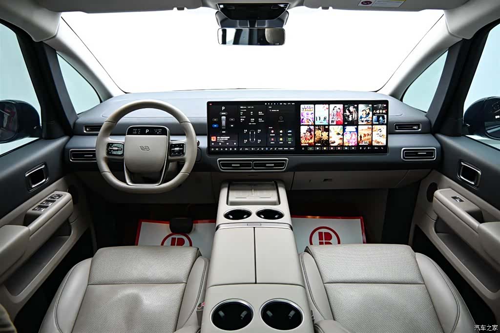 Li Auto MEGA, 2025 18